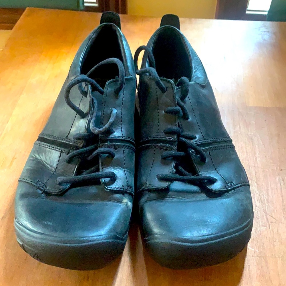 KEEN loafers black leather sz 11